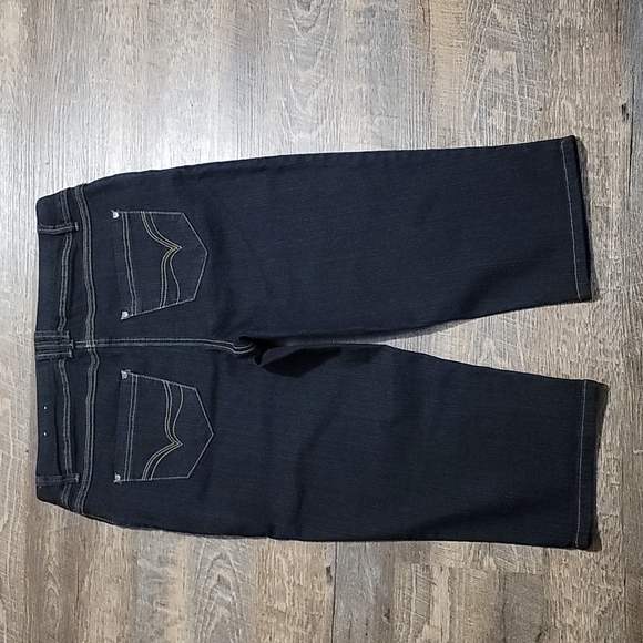Like New Capri style jeans siz 14 made by D/C faded look mid leg Savvy dark blue - Picture 10 of 16